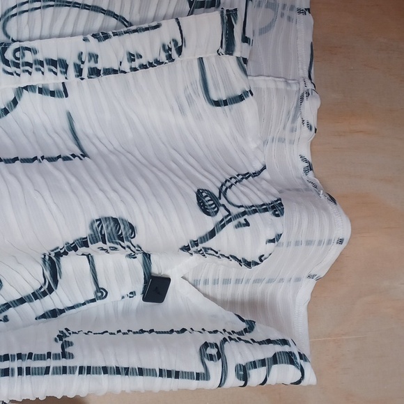 Et Lois Wearable Art White Button Front Shirt Black Scribble Face, Clocks Design - Picture 9 of 15